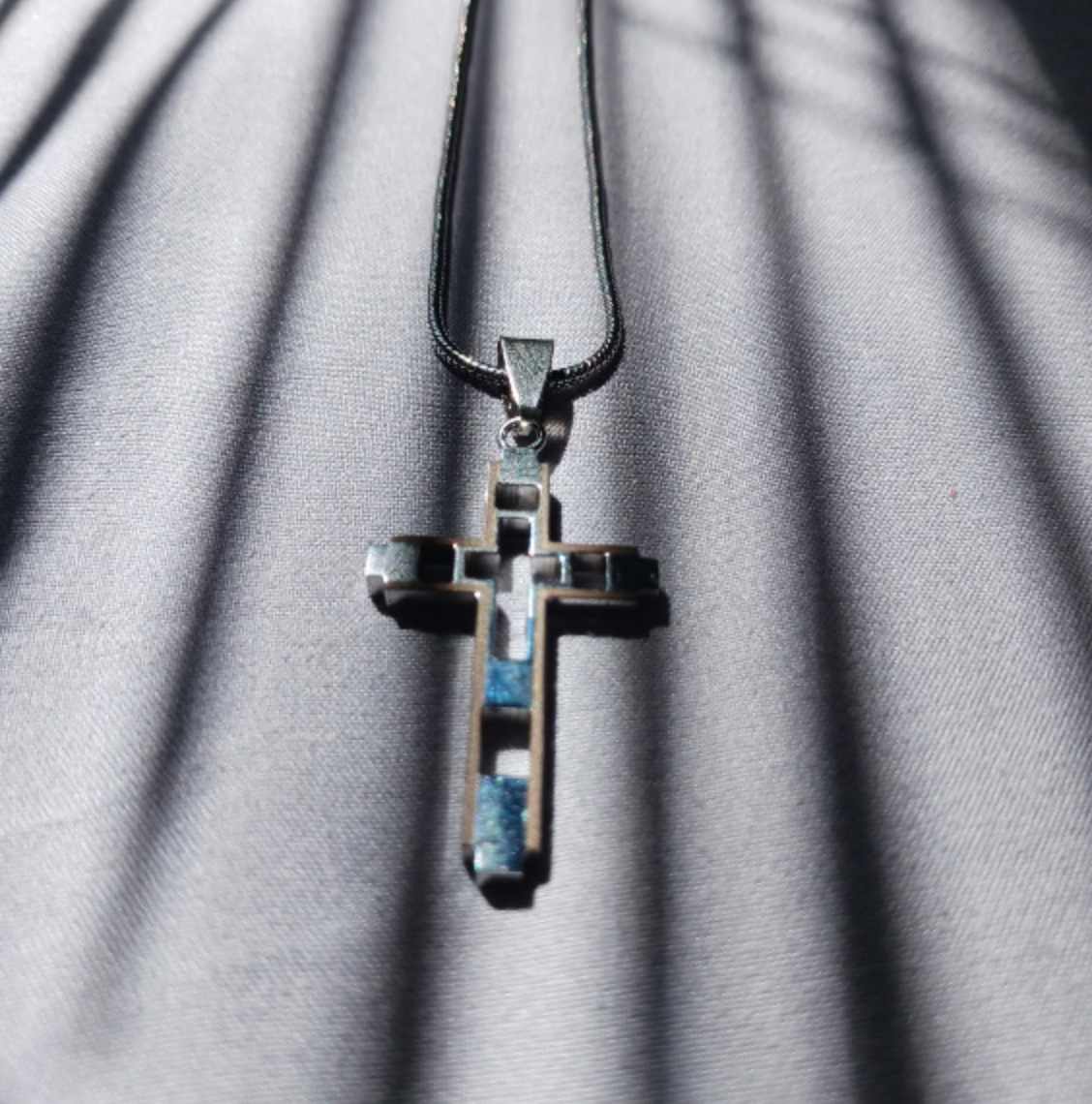 Metal Hollowed Cross Necklace